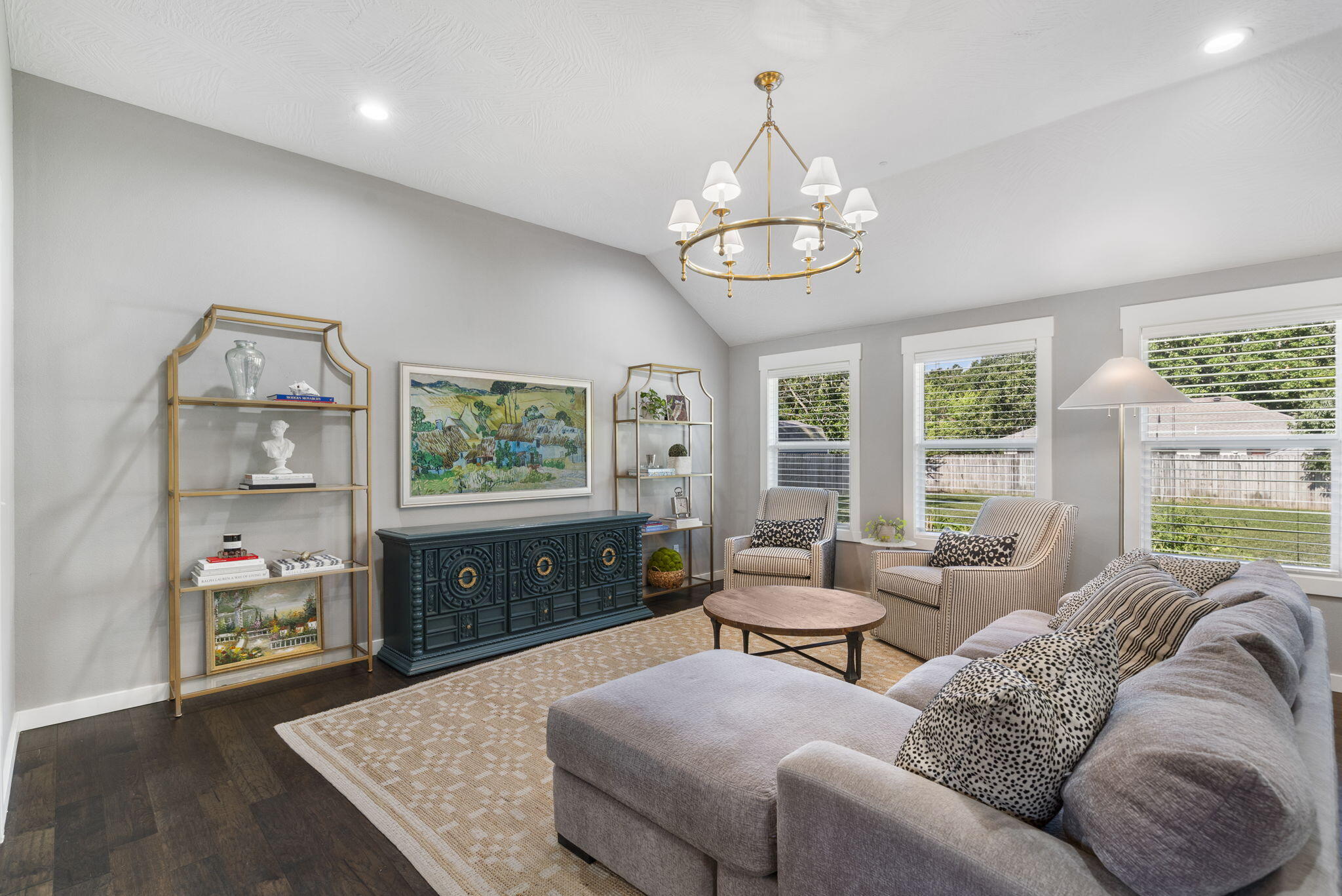 724 N Vermillion Drive