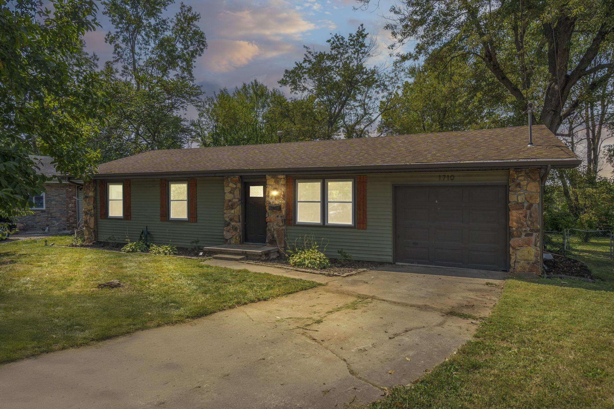 1710 W Edgewood Street