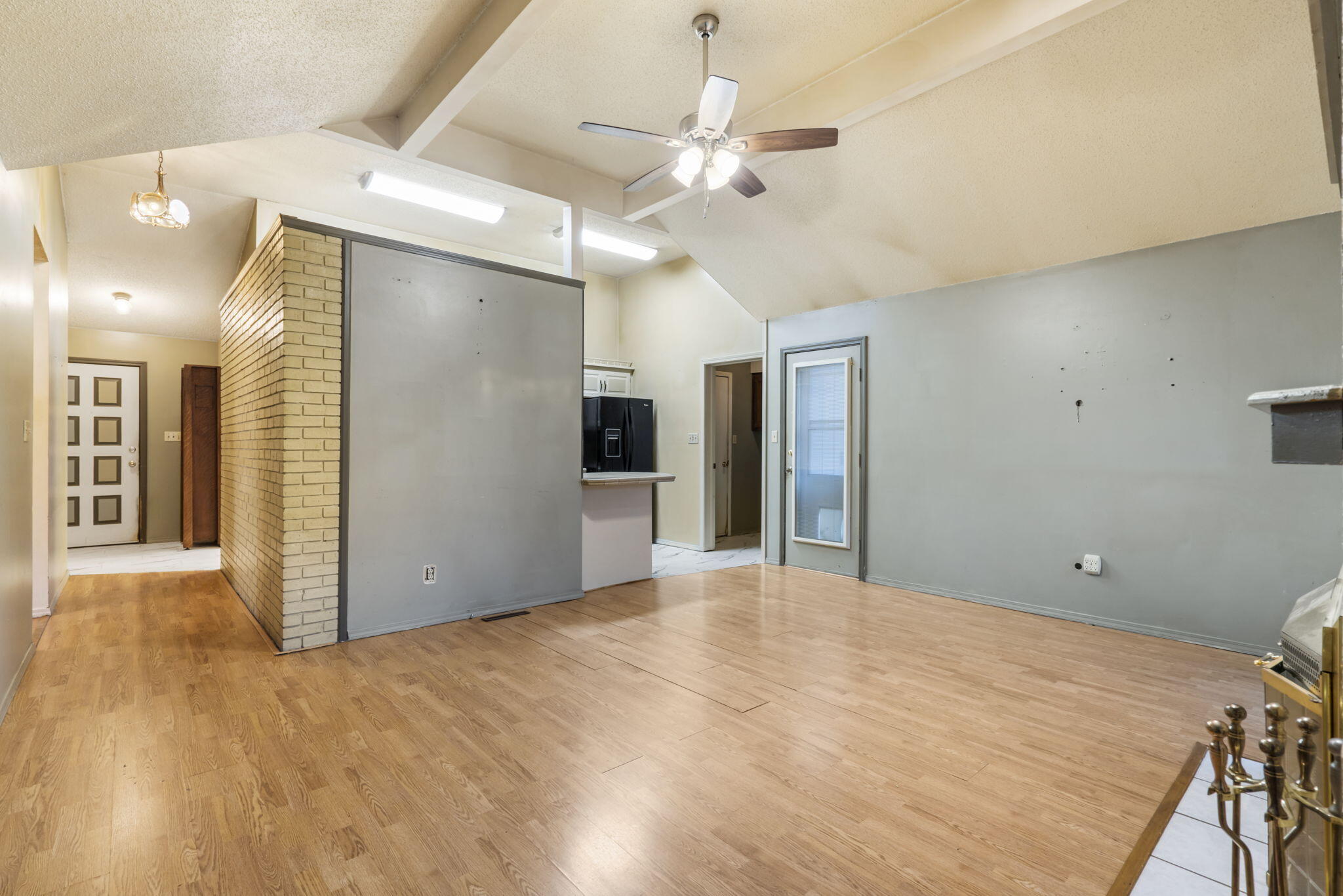 1160 E Highpoint Street