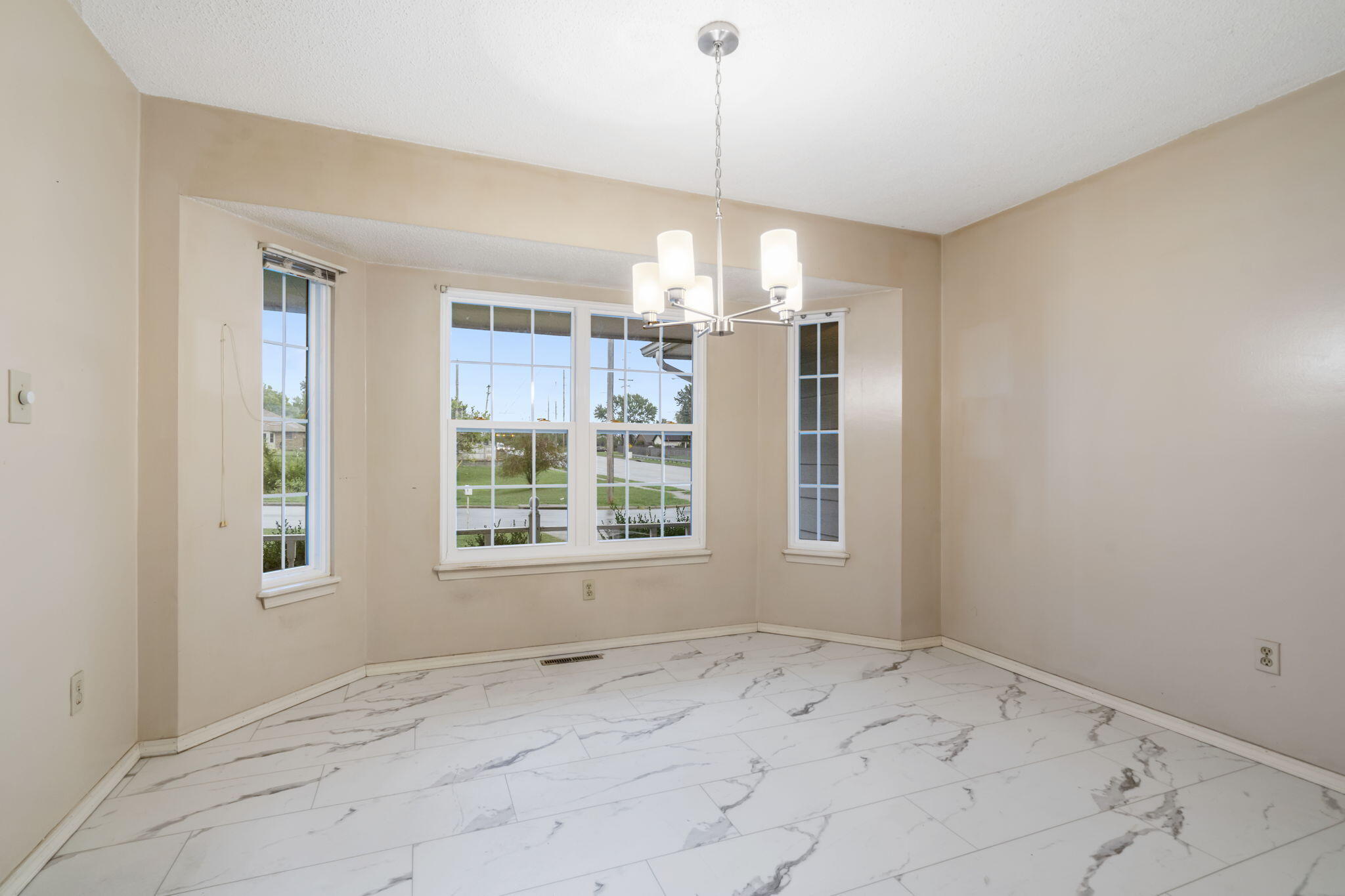 1160 E Highpoint Street