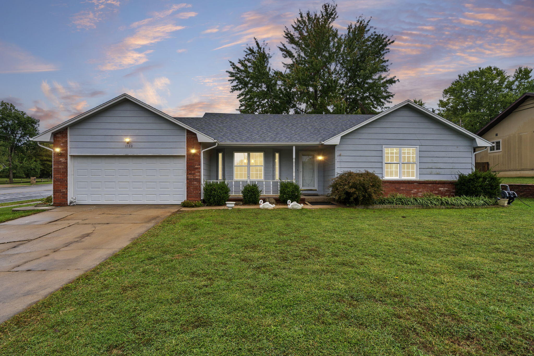 1160 E Highpoint Street