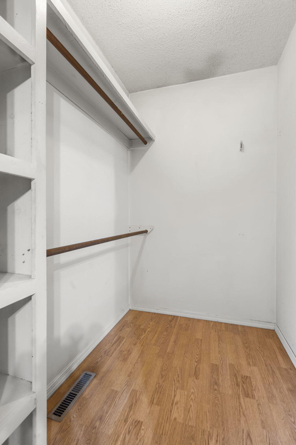 1160 E Highpoint Street