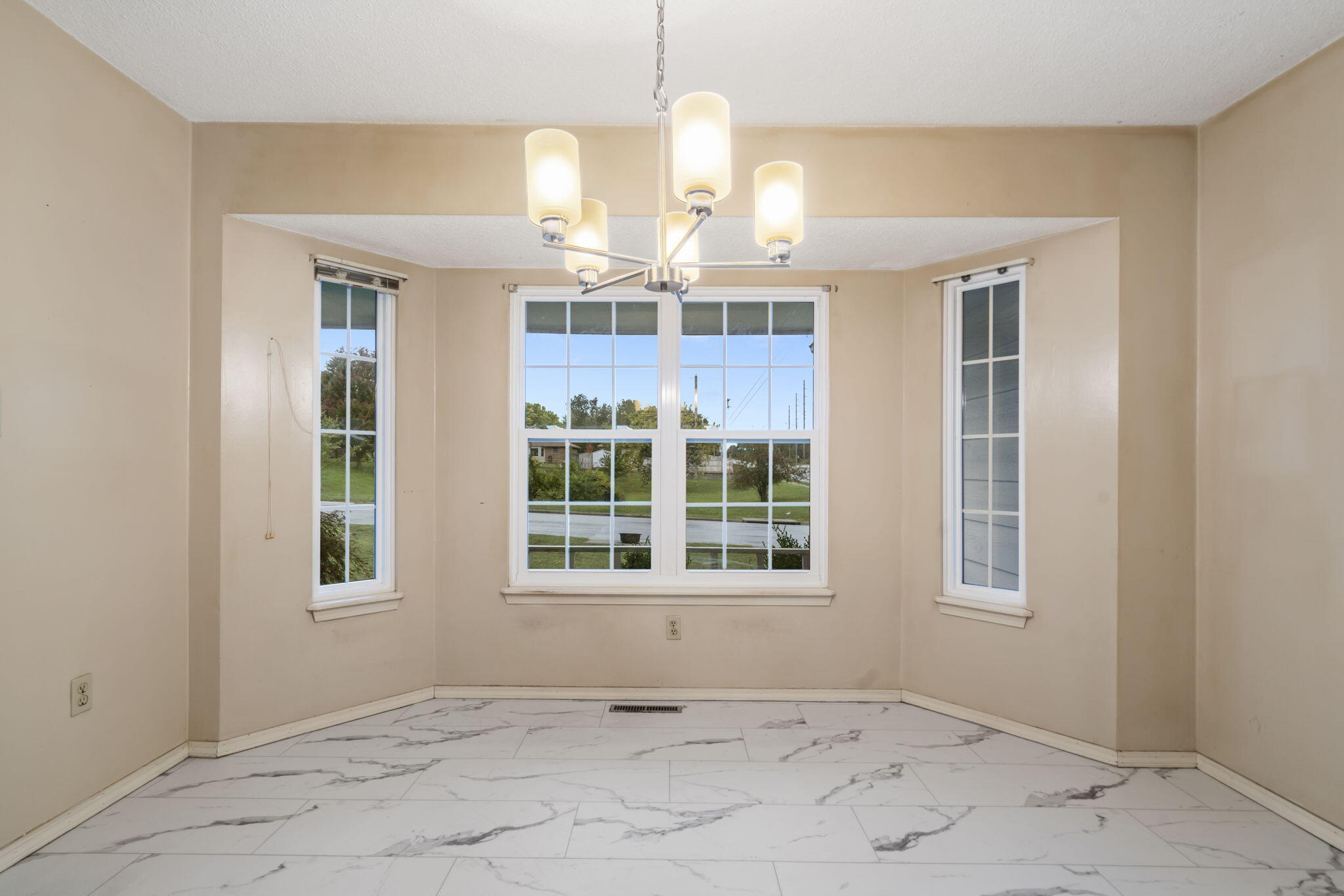 1160 E Highpoint Street