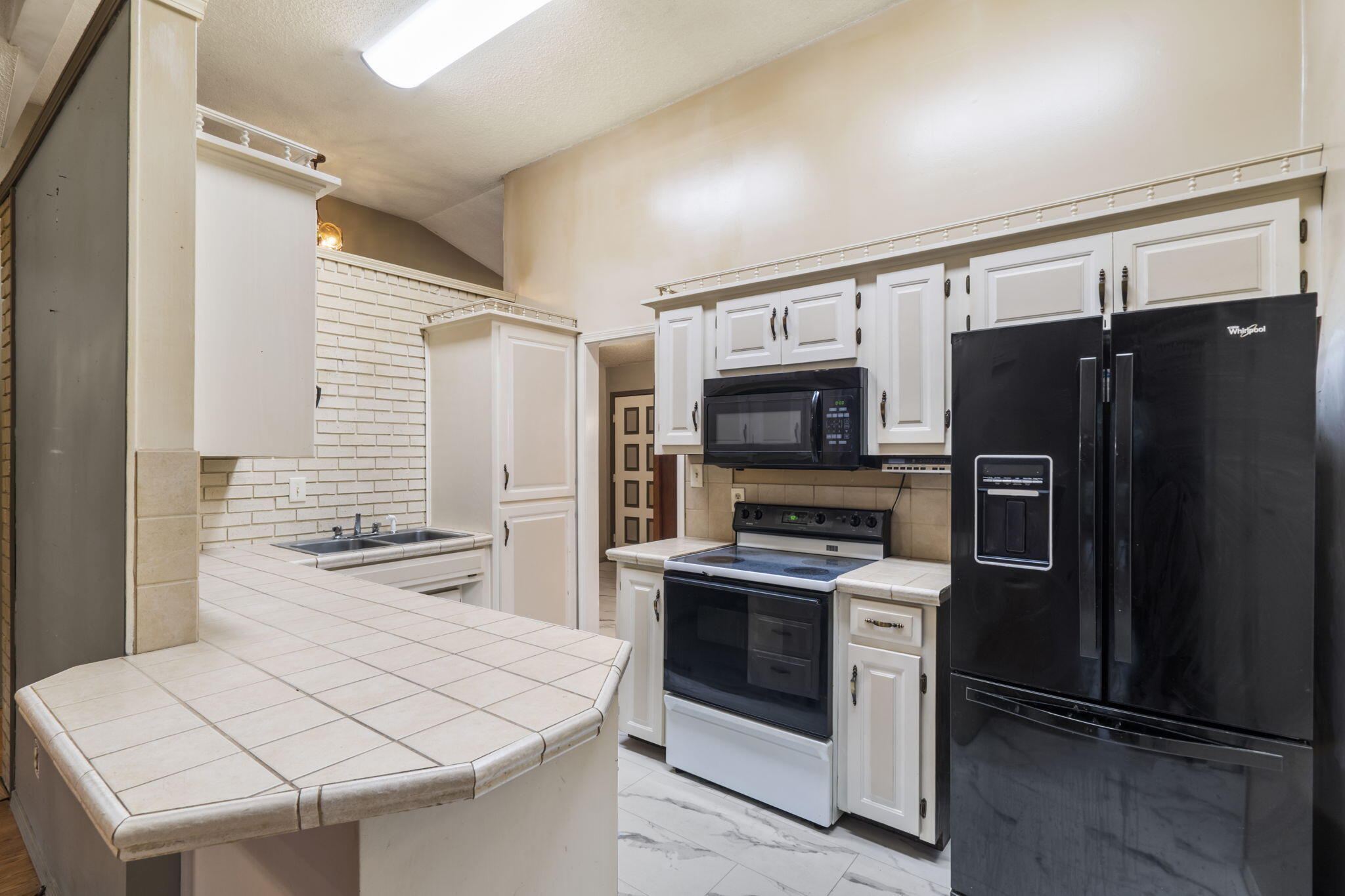 1160 E Highpoint Street