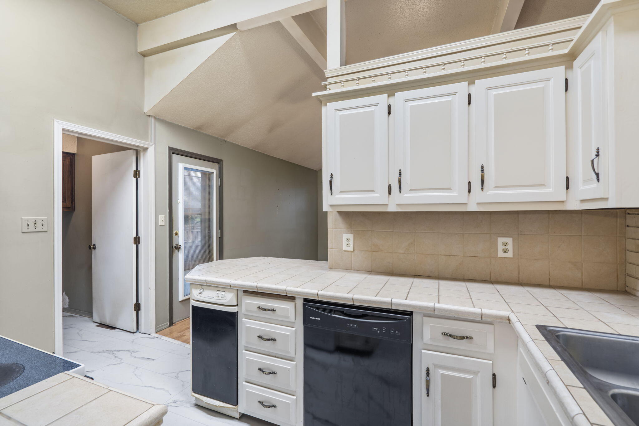 1160 E Highpoint Street