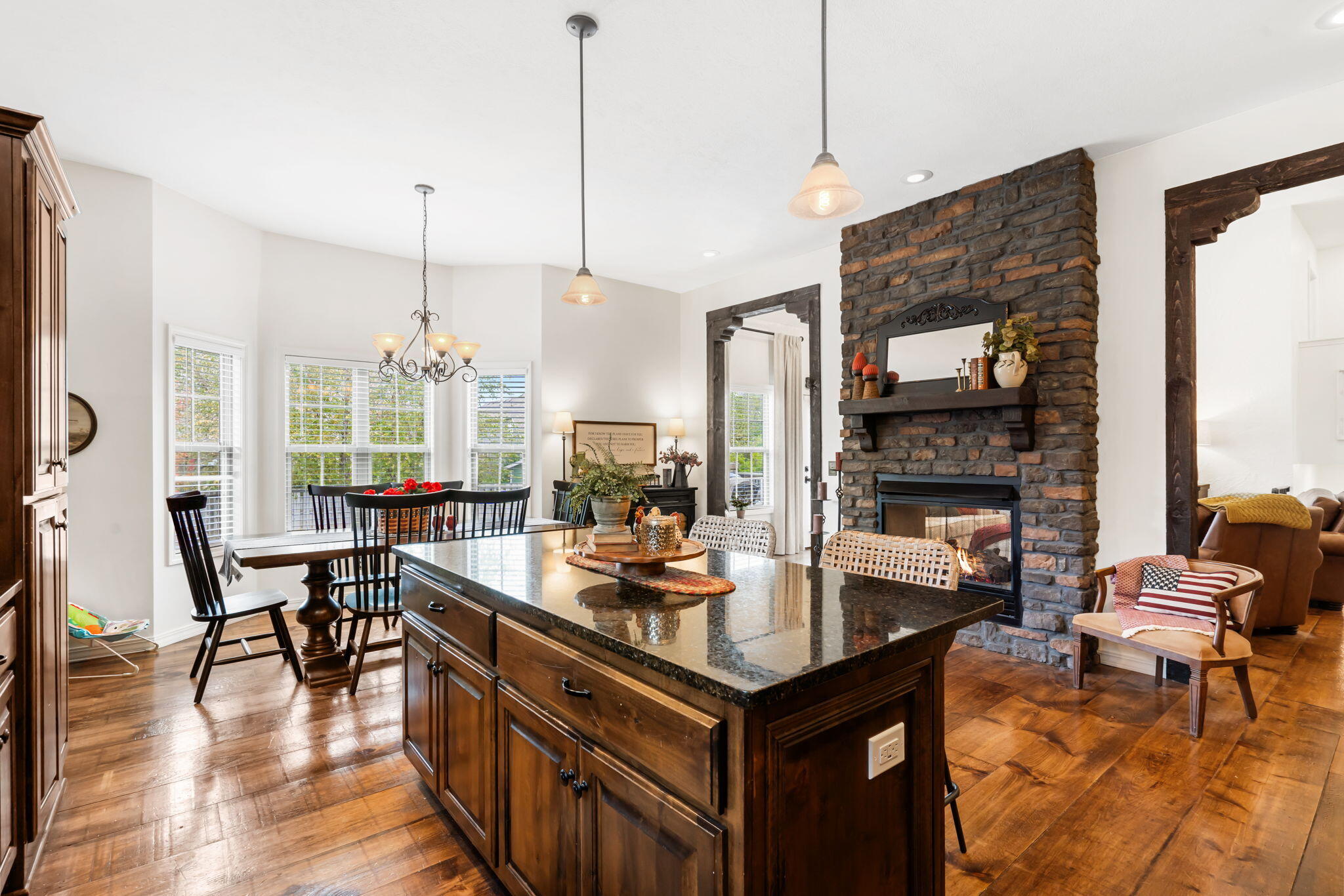 409 W Landsdowne Drive