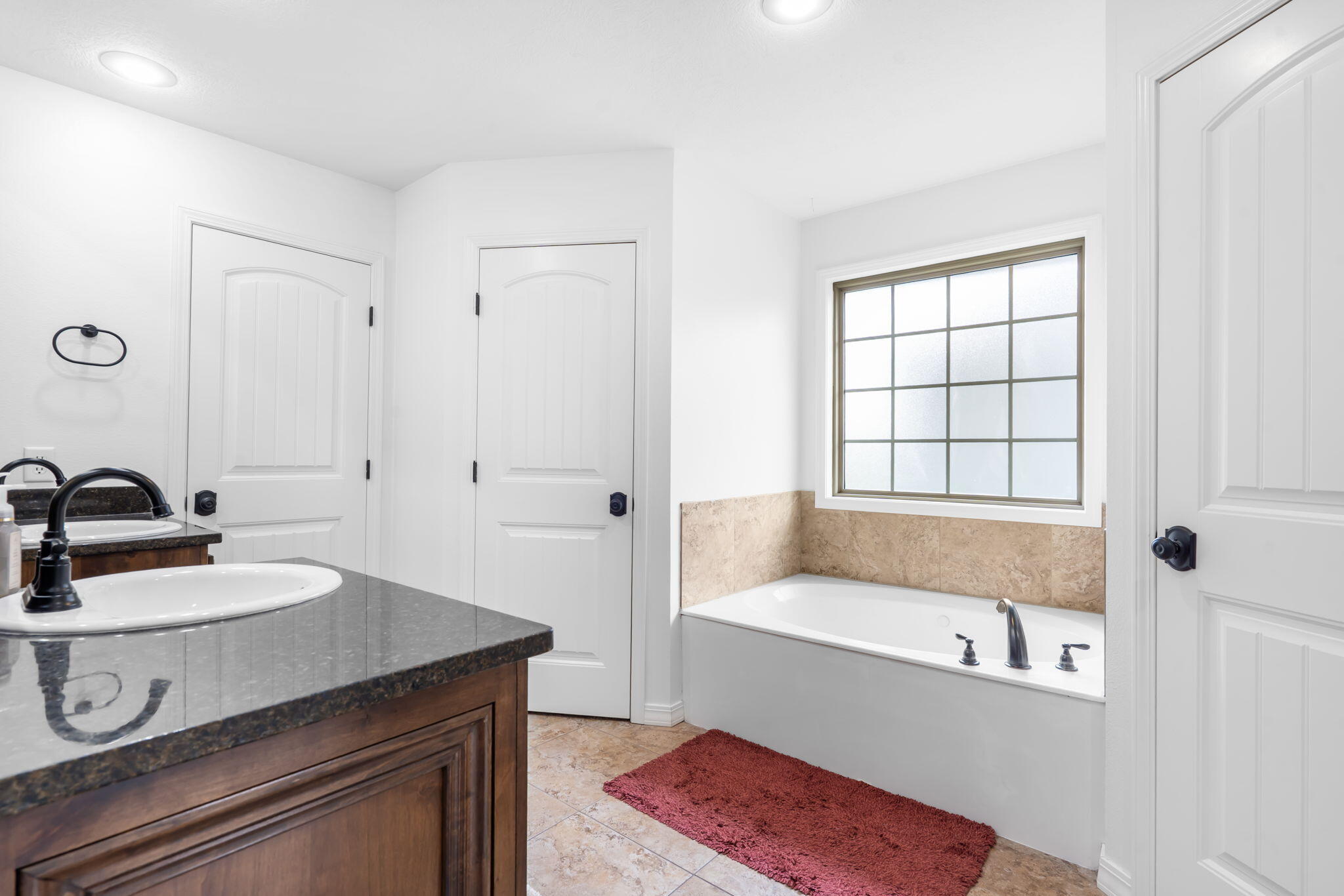 409 W Landsdowne Drive