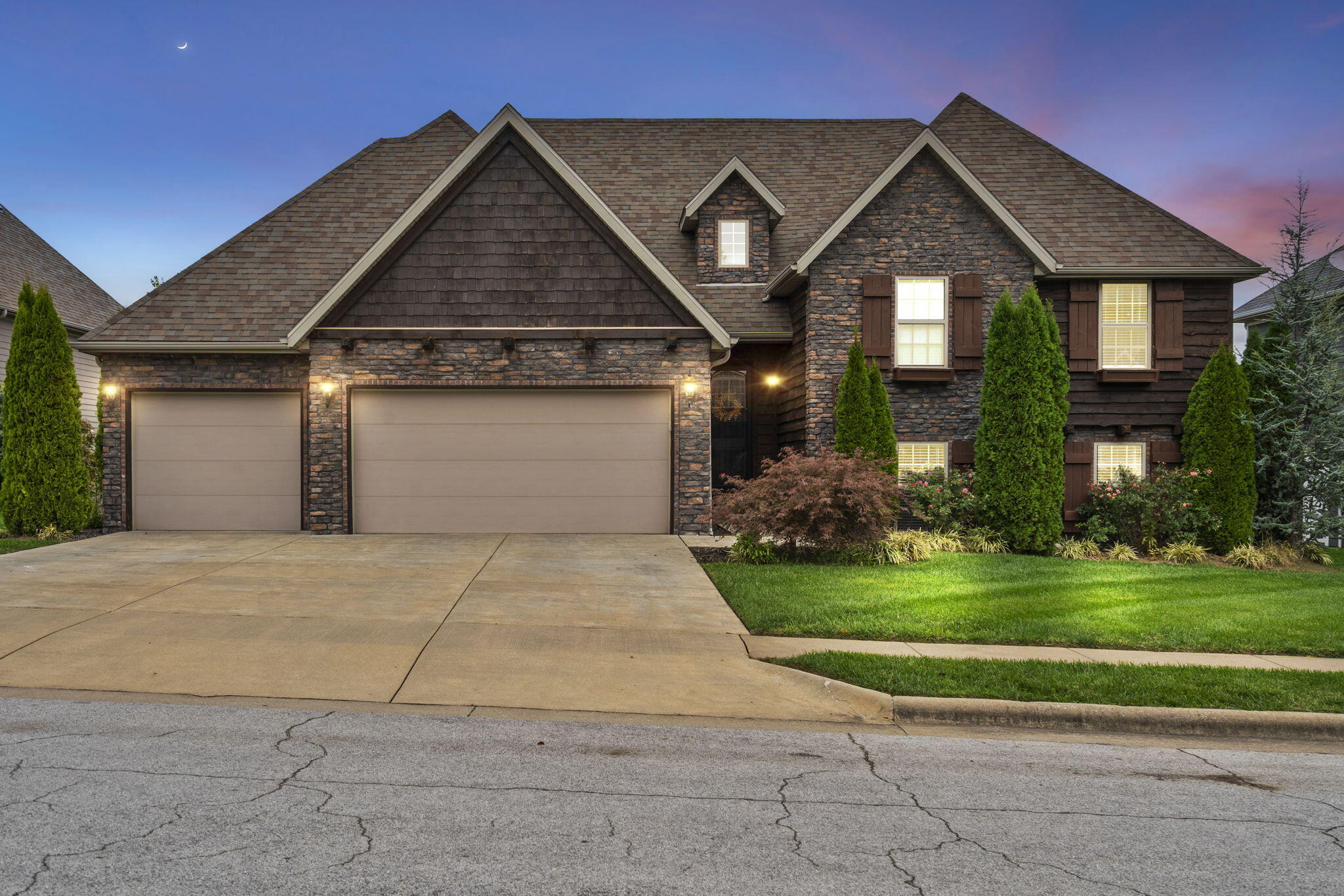 409 W Landsdowne Drive