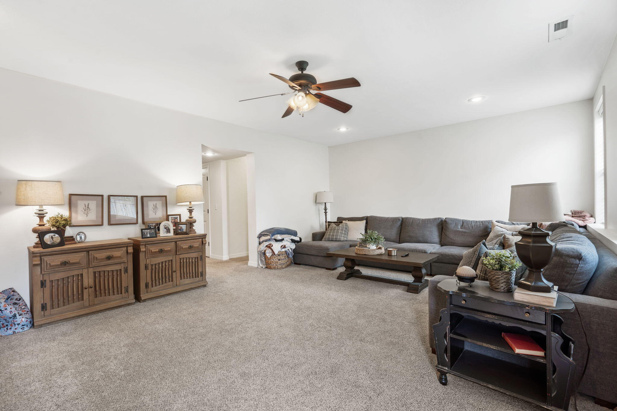 409 W Landsdowne Drive