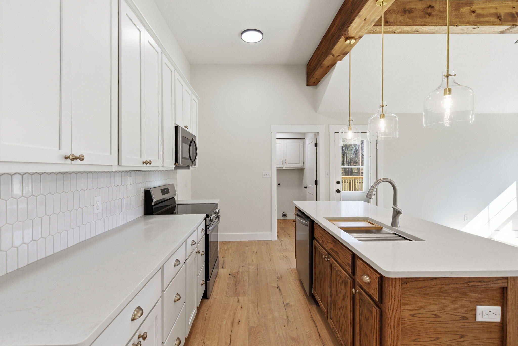 1160 E Highpoint Street