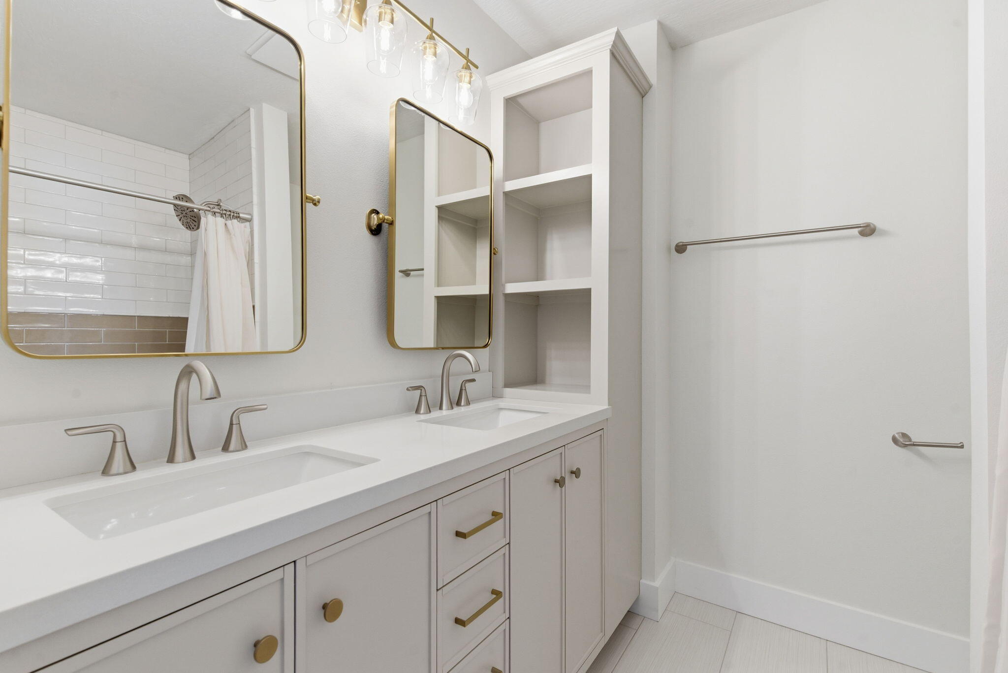 1160 E Highpoint Street