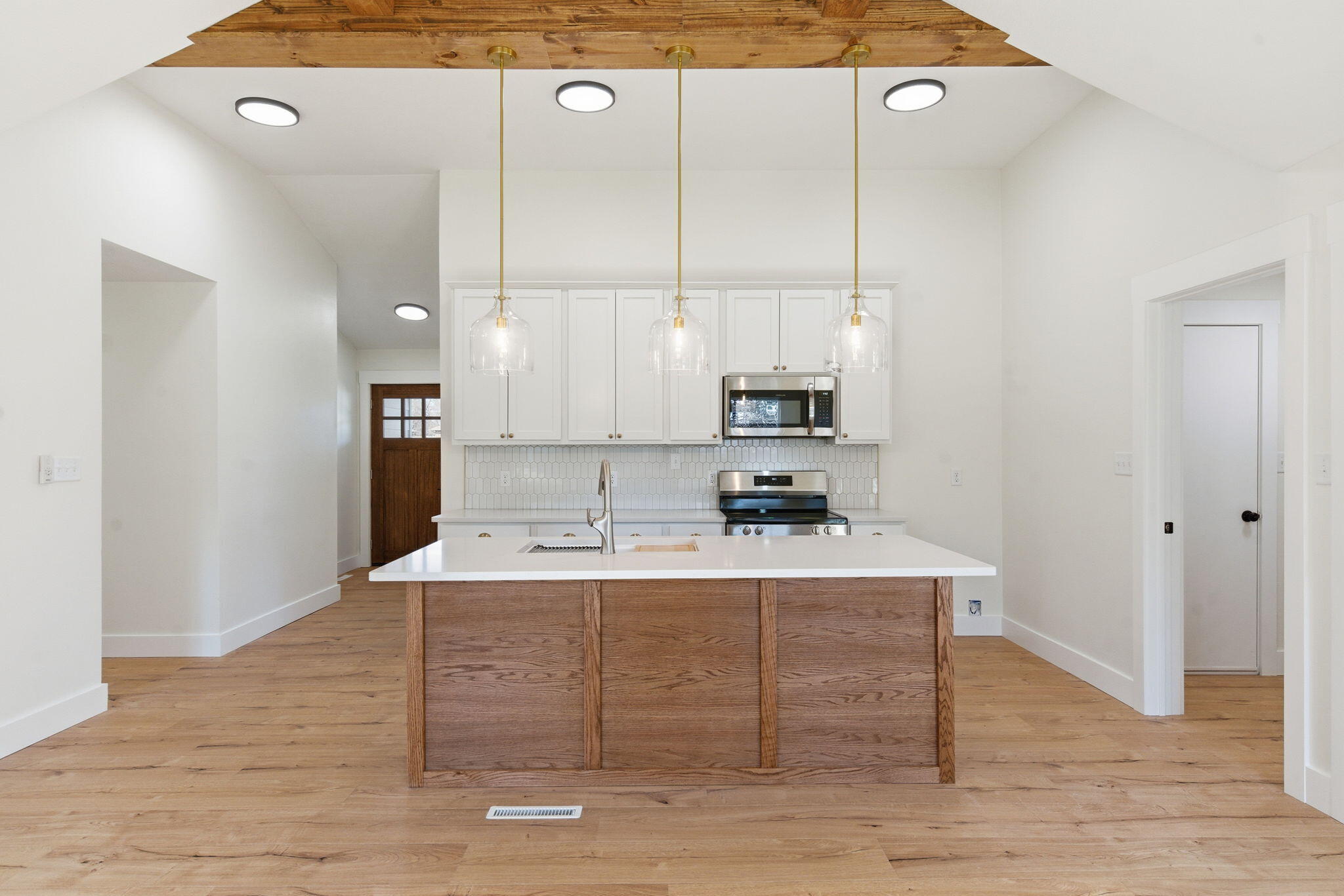 1160 E Highpoint Street