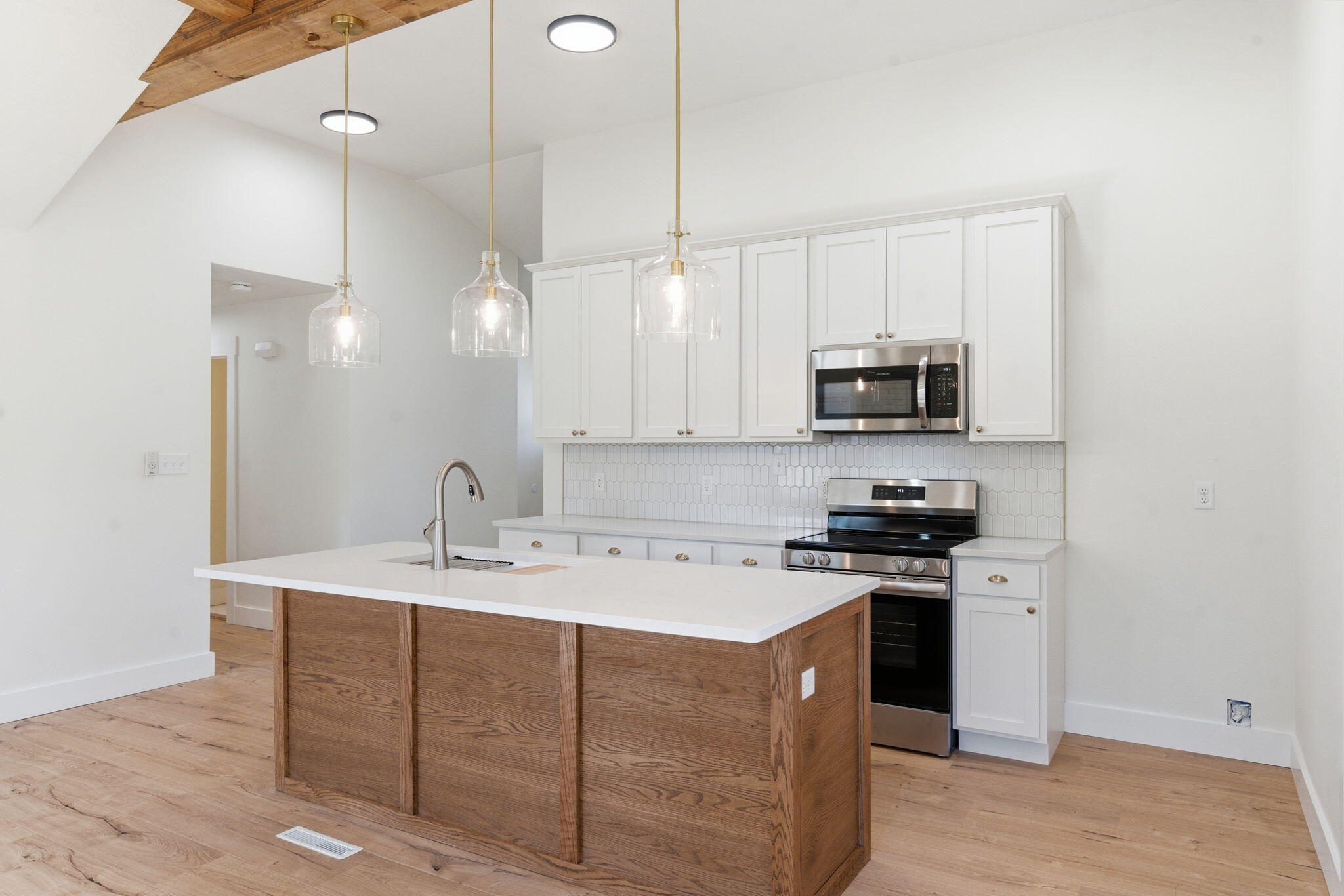 1160 E Highpoint Street