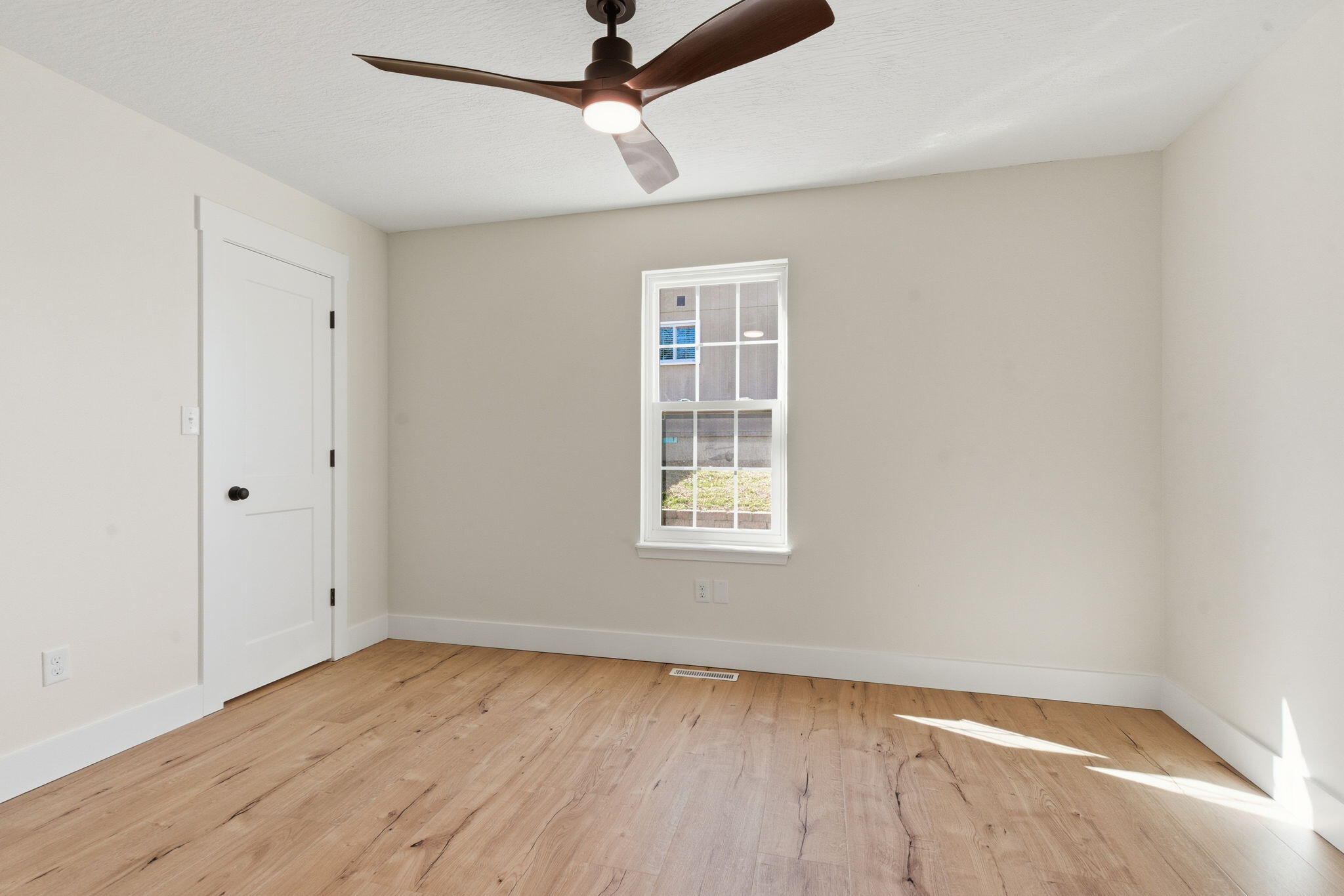 1160 E Highpoint Street