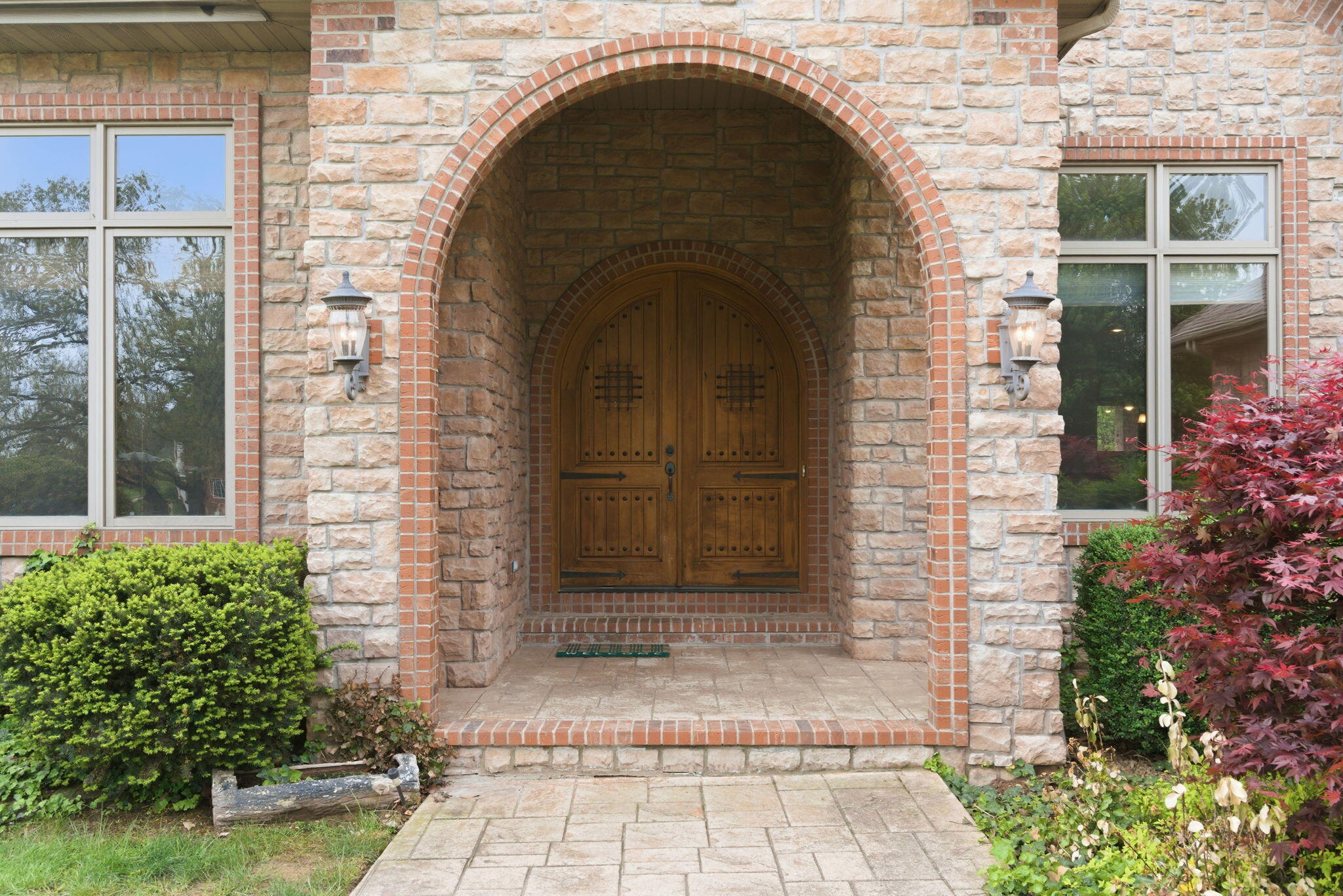 4202 Buttonwood Drive