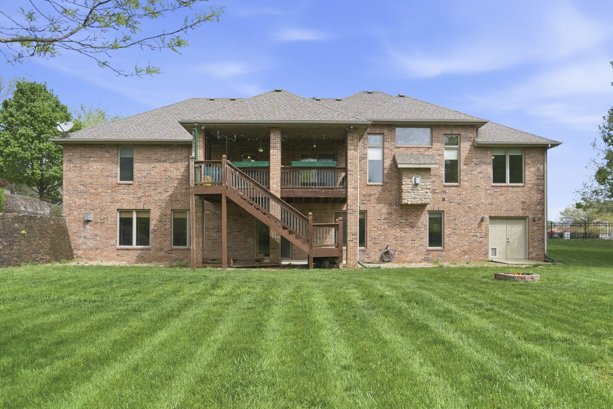 4202 Buttonwood Drive