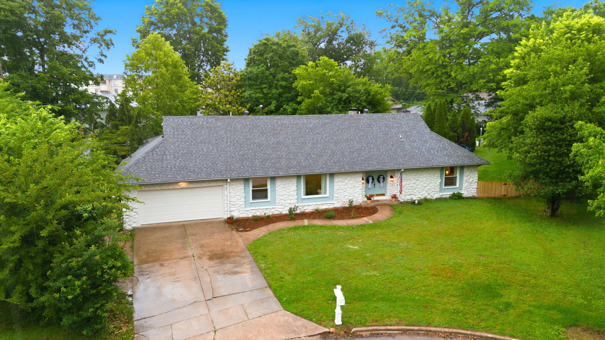 3312 S Graystone Place