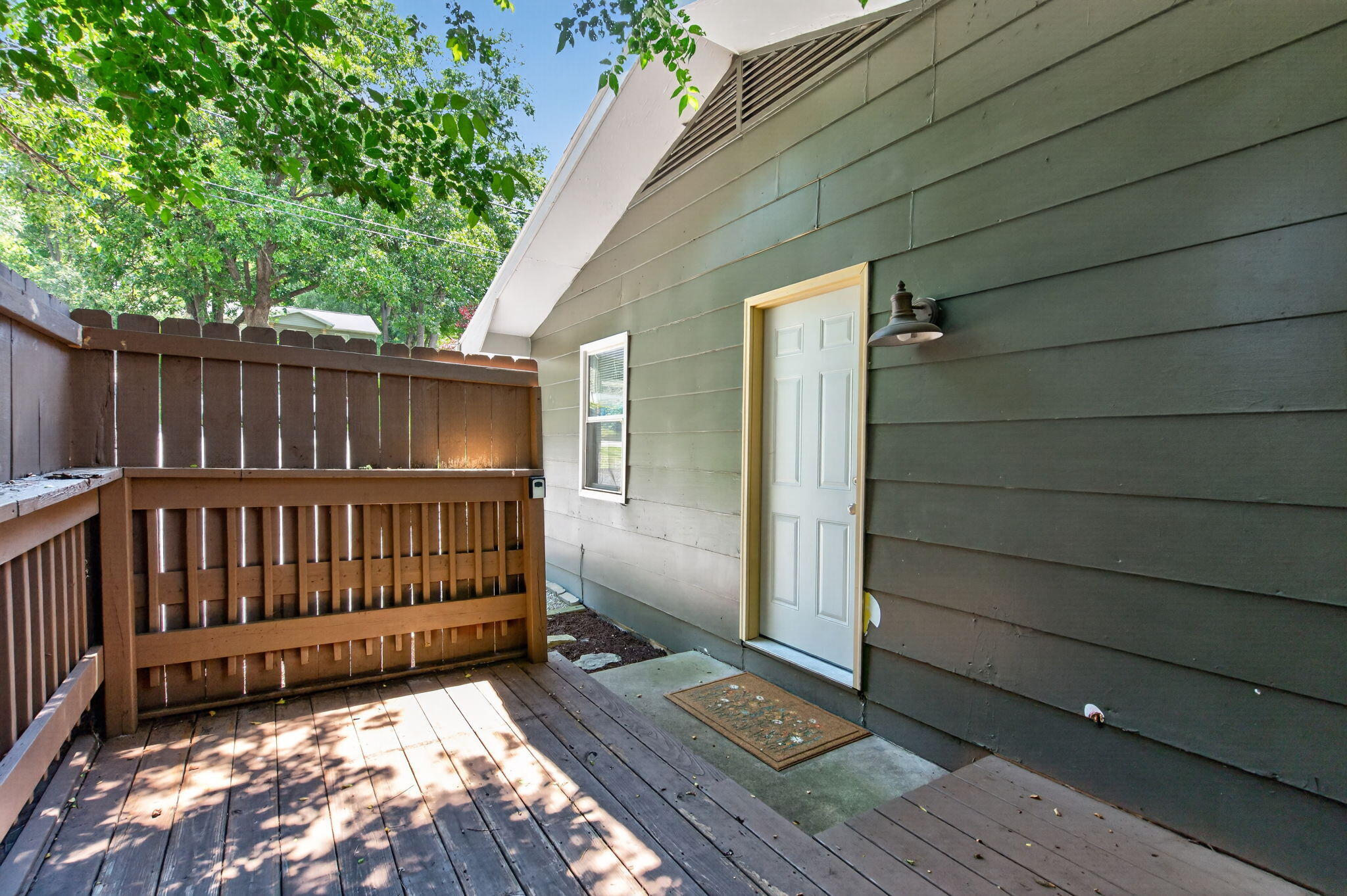 609 S 6th Street