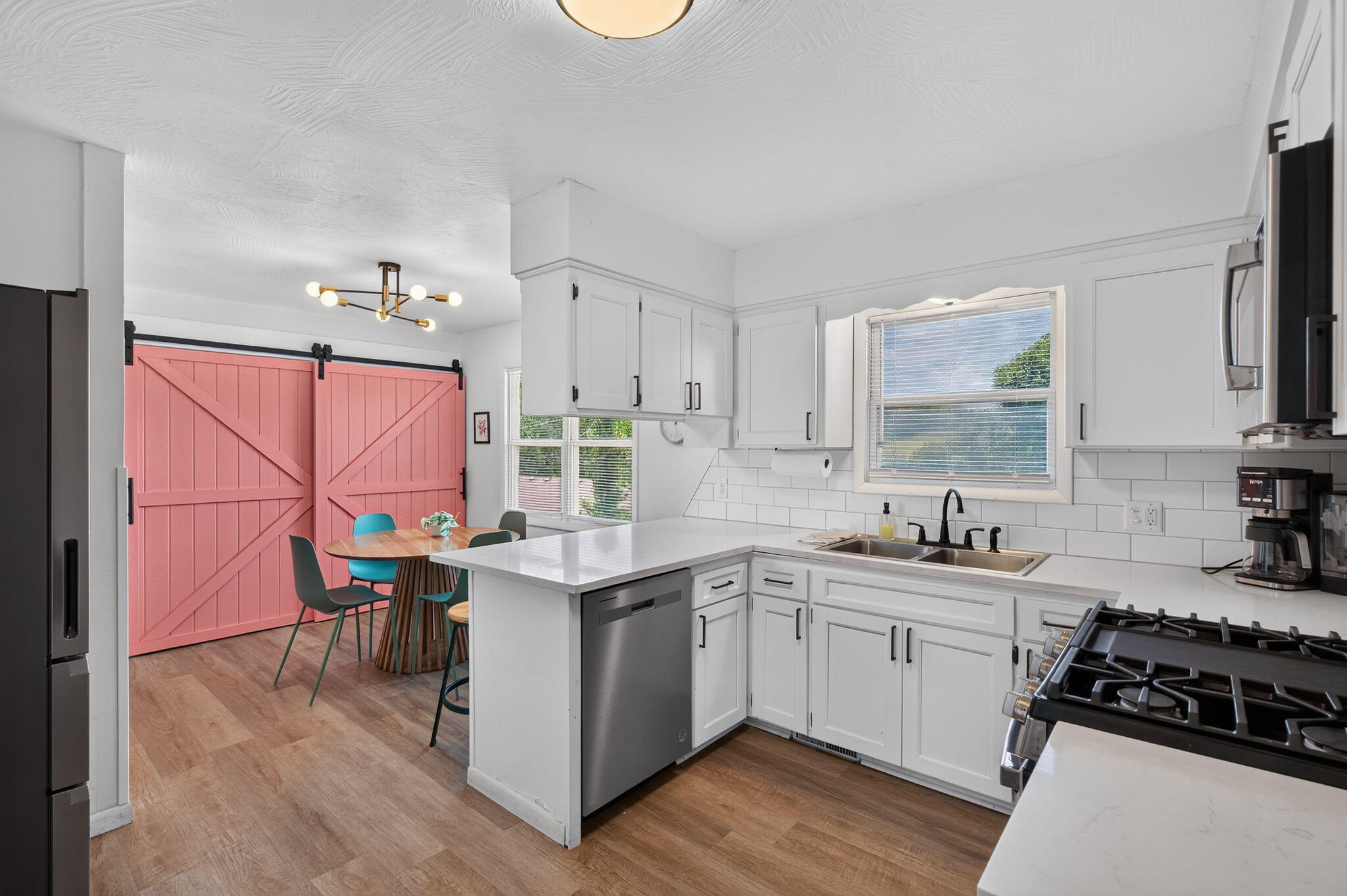 609 S 6th Street