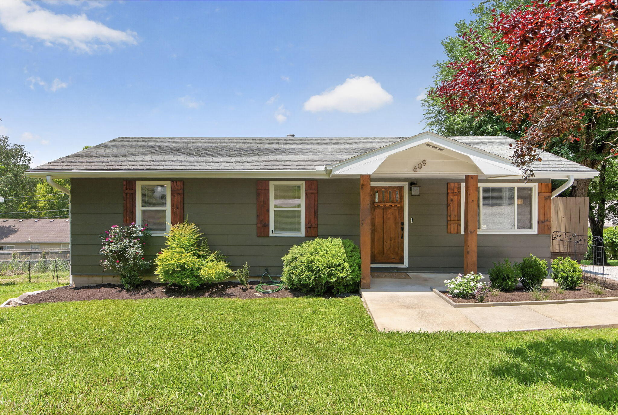 609 S 6th Street