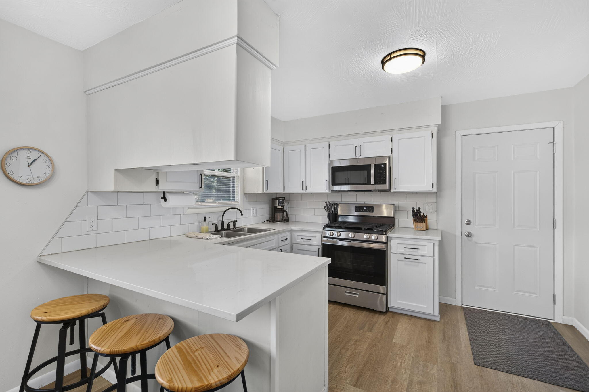 609 S 6th Street