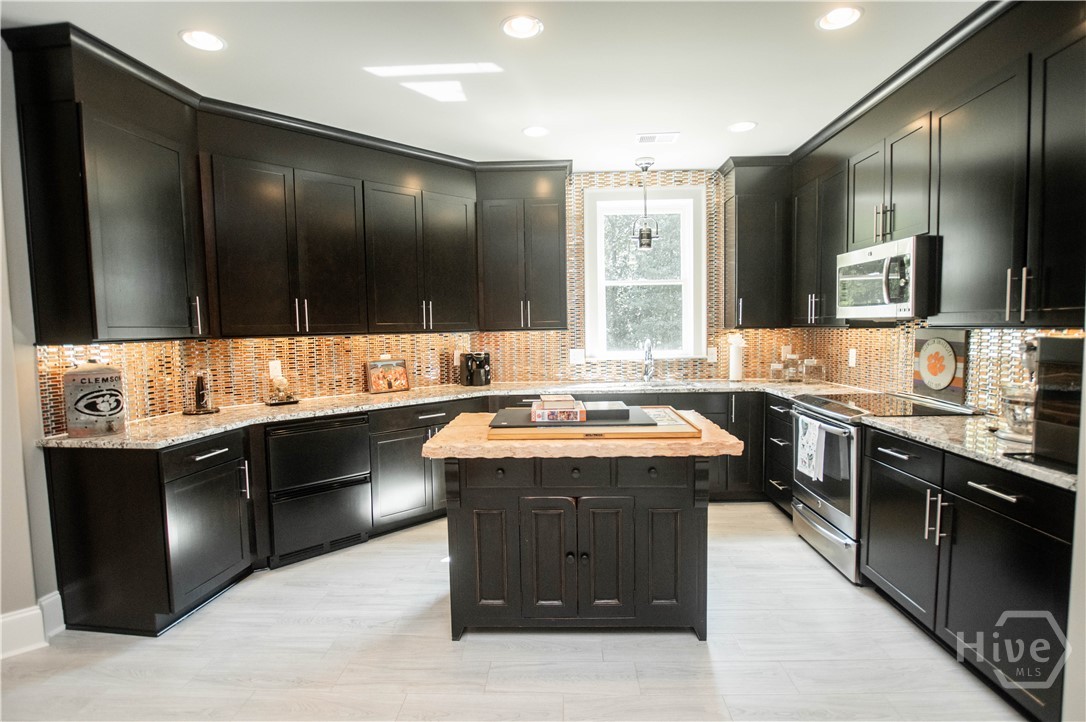 1713 Oconee Springs Drive