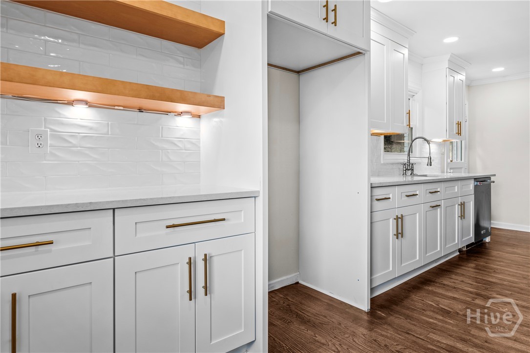 210 Valleybrook Drive