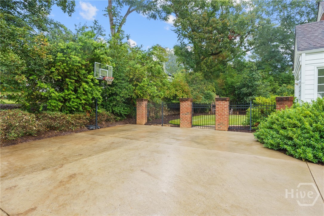 275 Westview Drive
