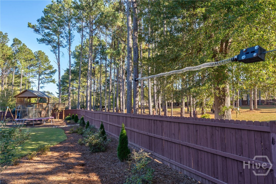 1537 Lakeland Drive