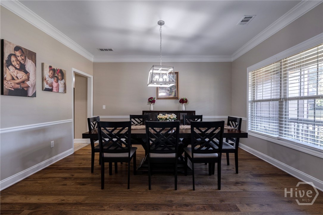 1537 Lakeland Drive
