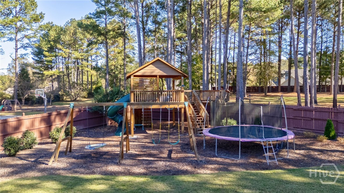 1537 Lakeland Drive