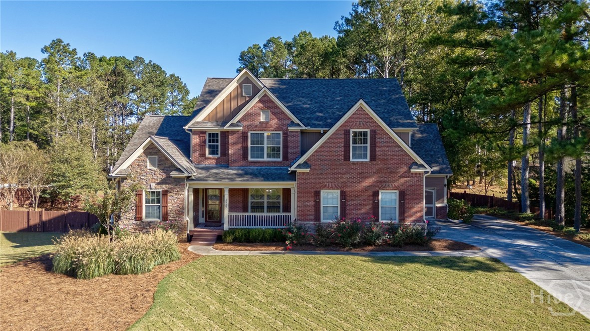 1537 Lakeland Drive