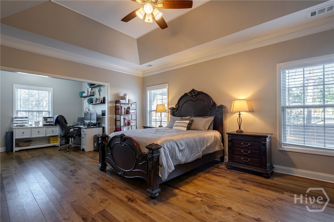 1537 Lakeland Drive