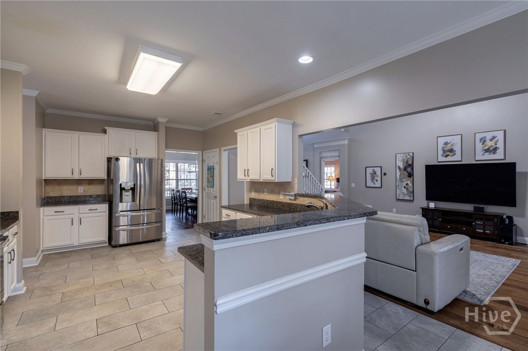 1537 Lakeland Drive