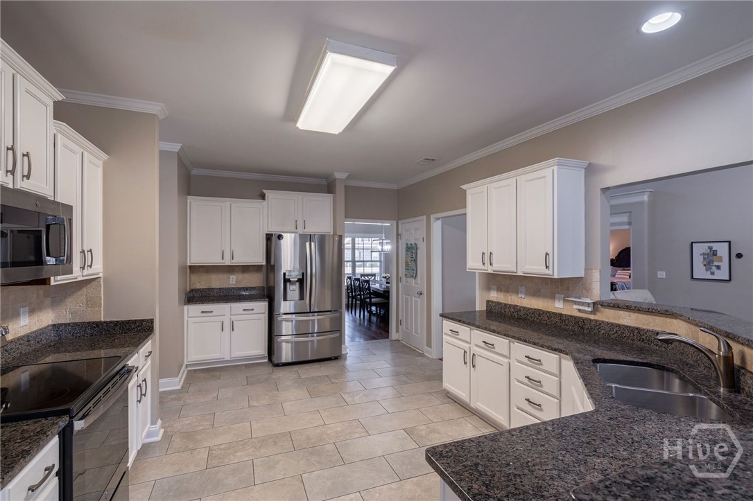 1537 Lakeland Drive