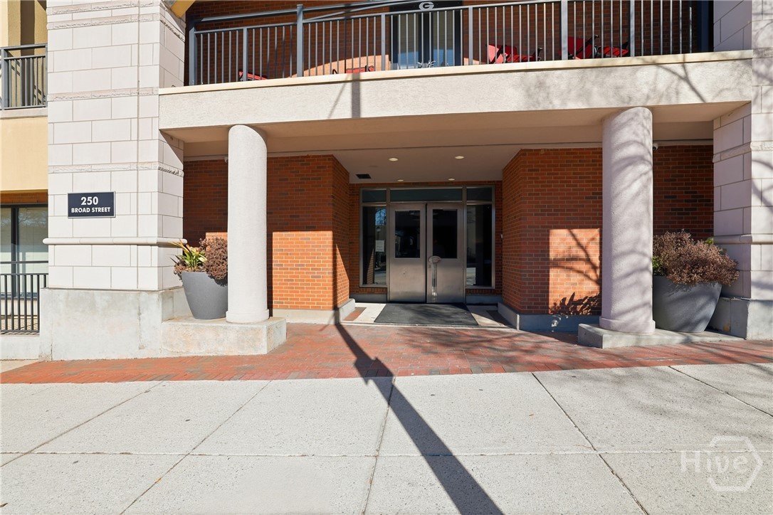 250 W Broad Street 405