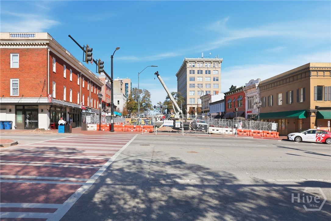 250 W Broad Street 405