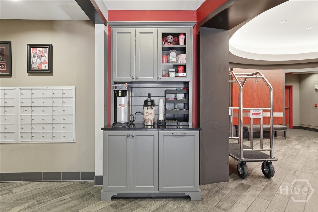 250 W Broad Street 405