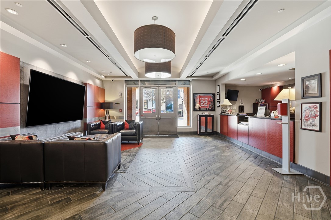 250 W Broad Street 405