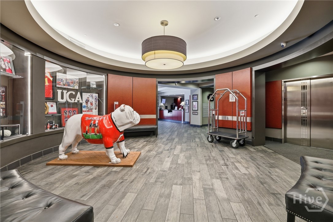 250 W Broad Street 405