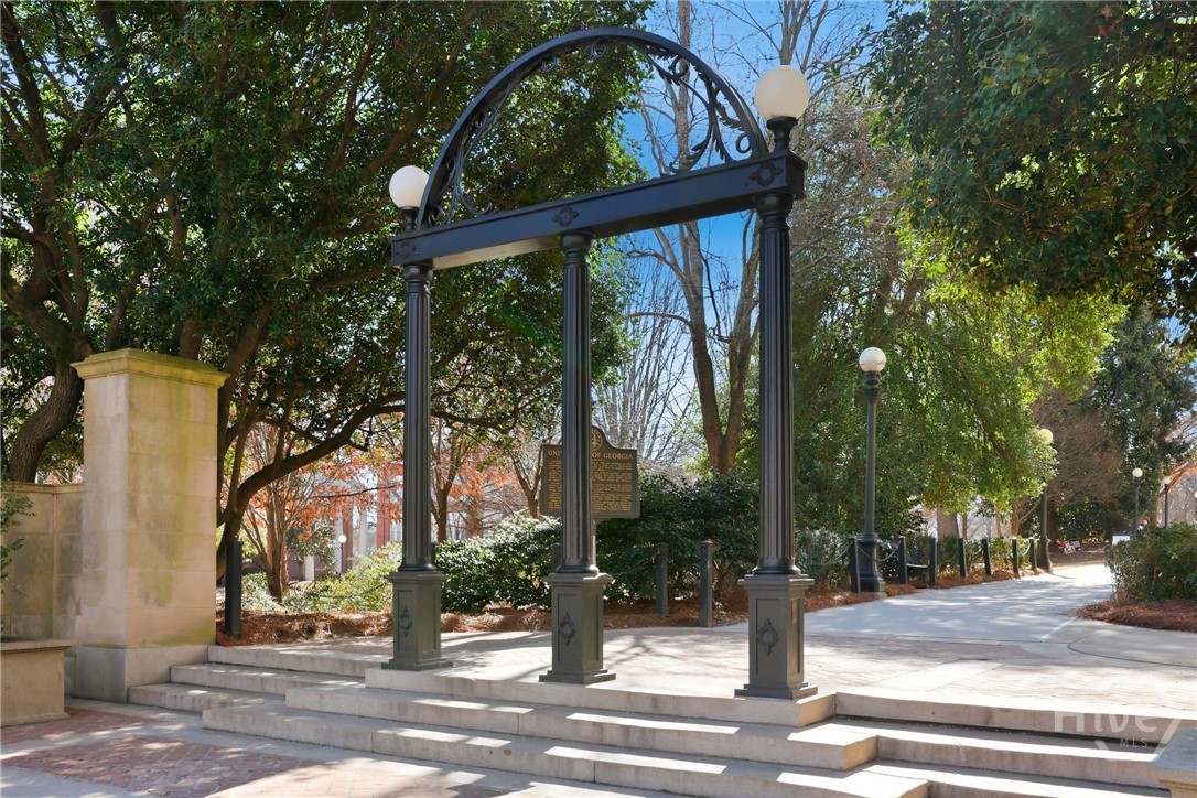 250 W Broad Street 405