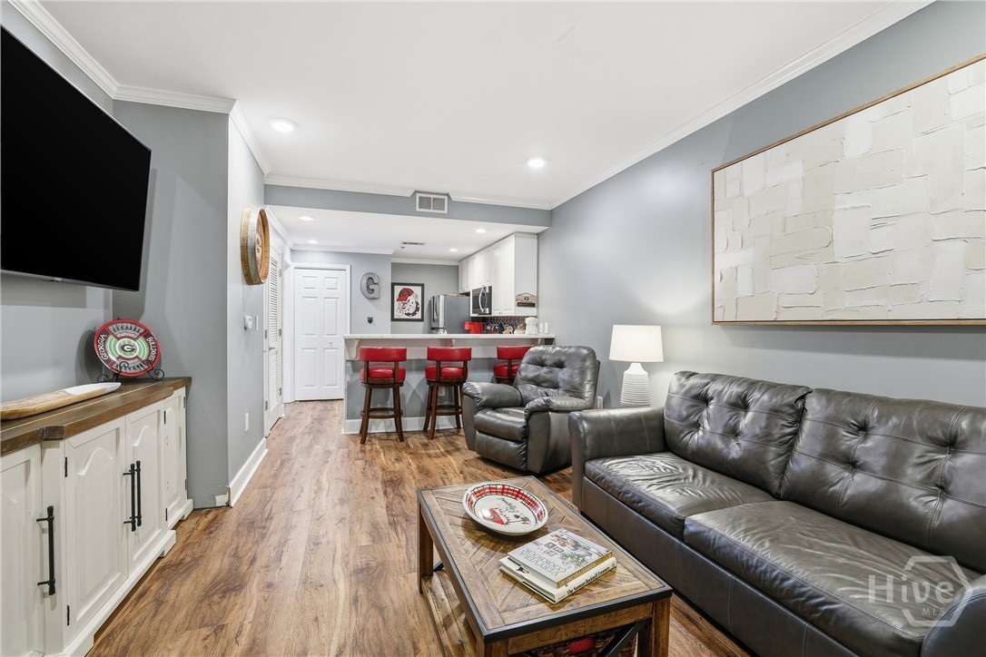 250 W Broad Street 405