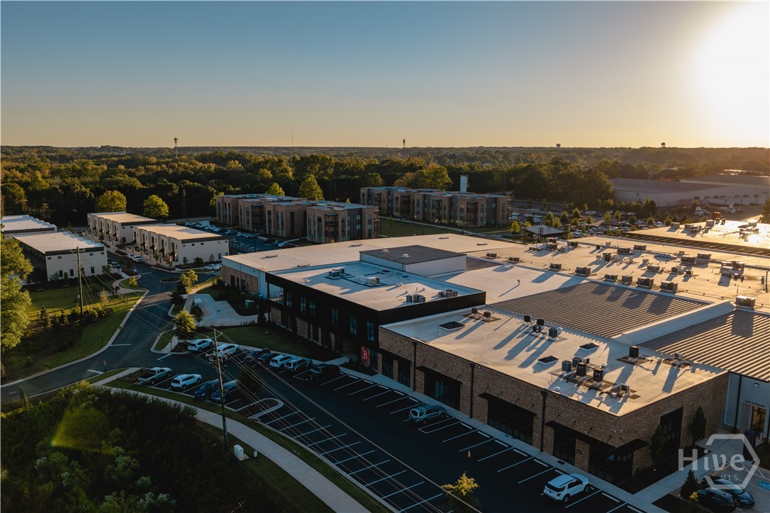 2725 Electric Avenue