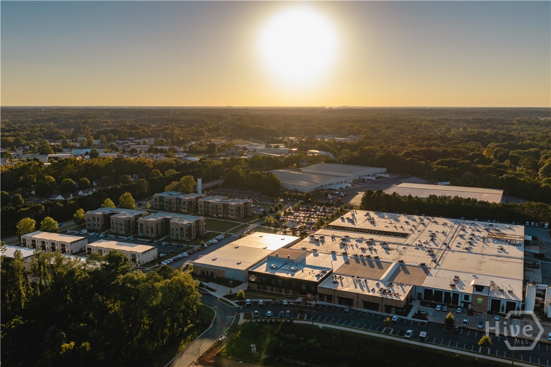 2725 Electric Avenue