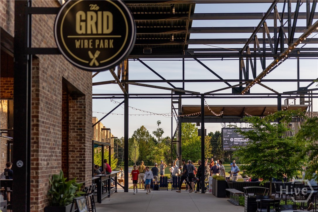 2725 Electric Avenue