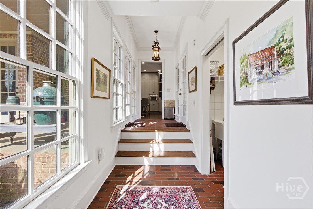 221 Hamilton Road