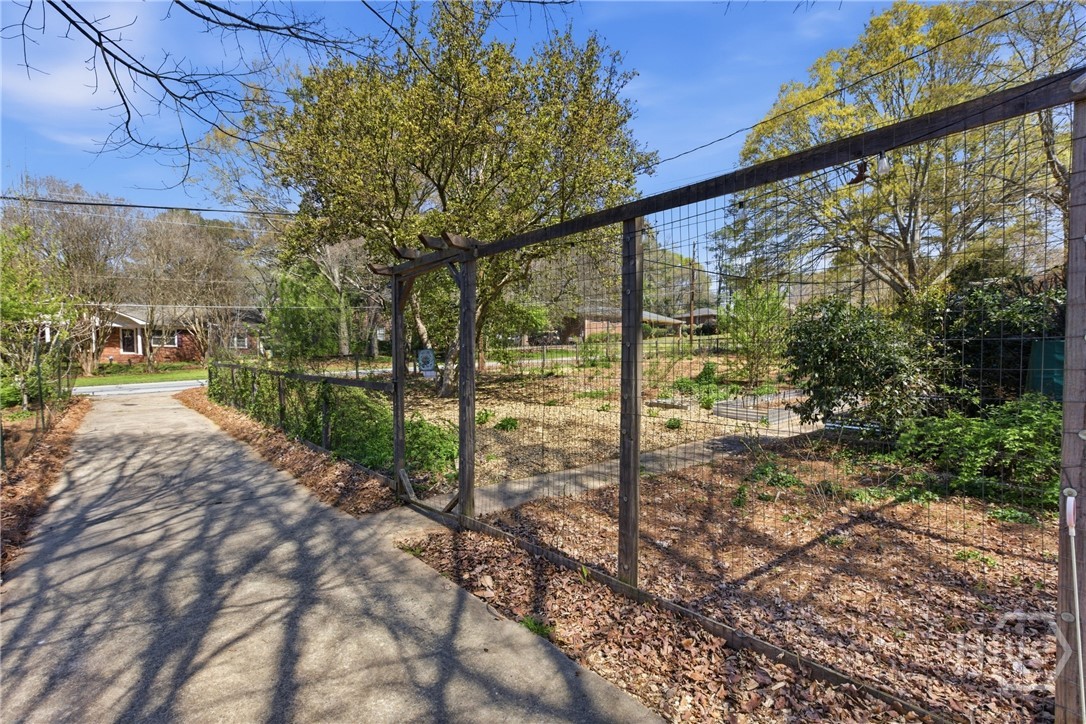 515 Forest Heights Drive