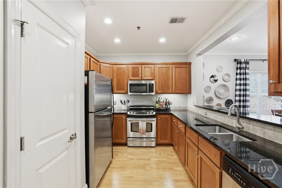 125 Wood Lake Drive 305