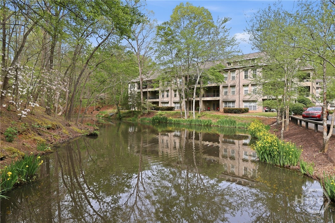 125 Wood Lake Drive 305
