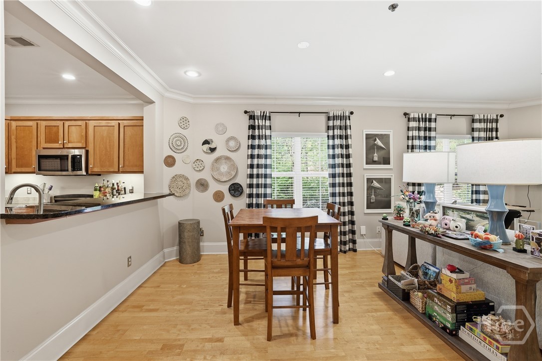 125 Wood Lake Drive 305